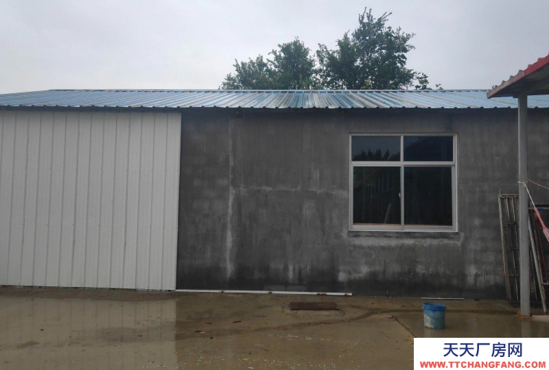 萊州人民醫院東廠房倉庫，水電齊全，有人看管居住