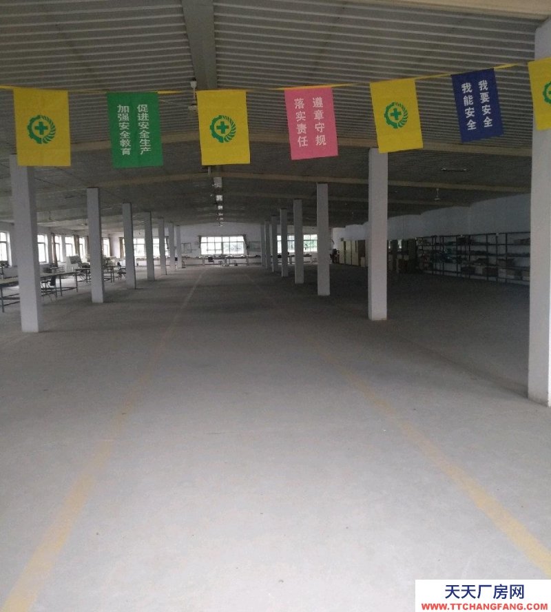 唐山 路南  房子位于復興路60號，緊鄰馬路，交通方便。