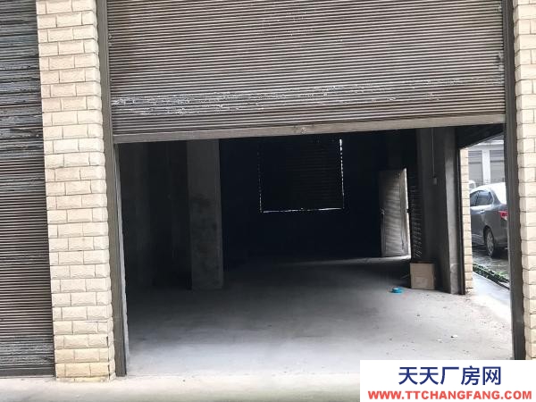 益陽市赫山區 交通方便，安全，車可以直接開進里面上下貨方便