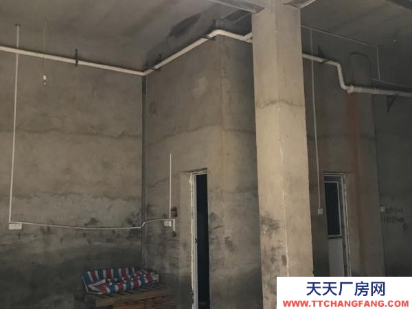 益陽市赫山區 交通方便，安全，車可以直接開進里面上下貨方便