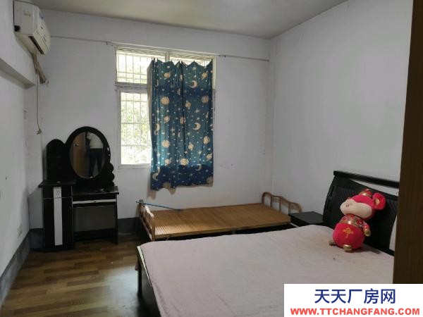 益陽市沅江市房屋上下兩層,樓上兩間住房,樓下可辦公,可當(dāng)倉庫用