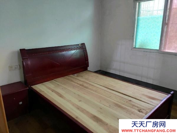 益陽市沅江市房屋上下兩層,樓上兩間住房,樓下可辦公,可當(dāng)倉庫用