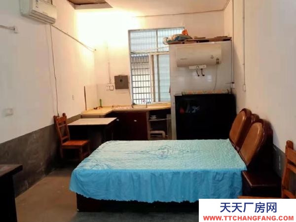 益陽市沅江市車庫裝修單間出售，上面有閣樓