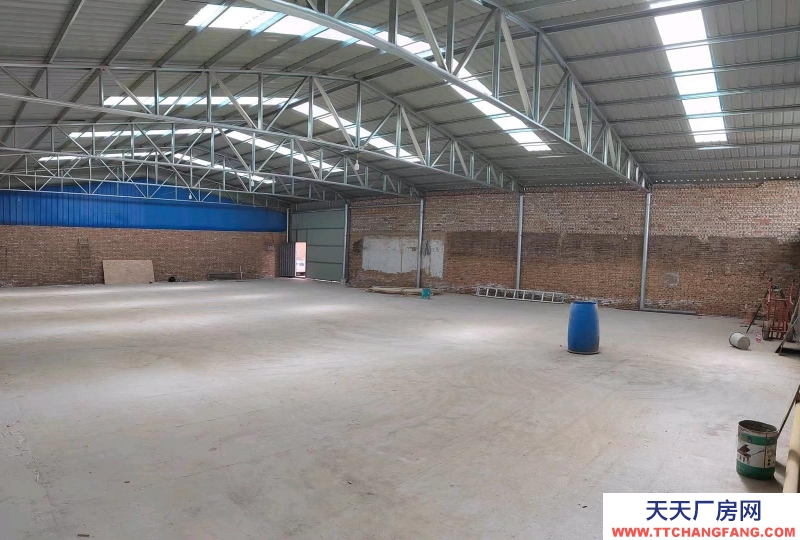 有250平米是復合板鋼構，有250平米是單層鋼構，另外宿舍廚房160平米，水、電、網齊全。請注意，半掛車不...