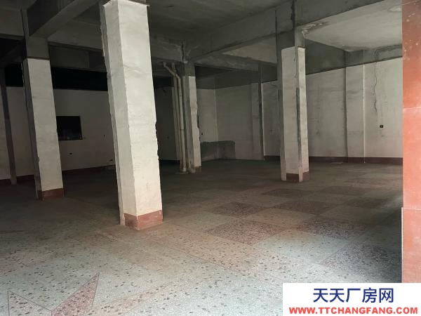 益陽市南縣區 現有三間門面150平米，不帶裝修，無轉讓費