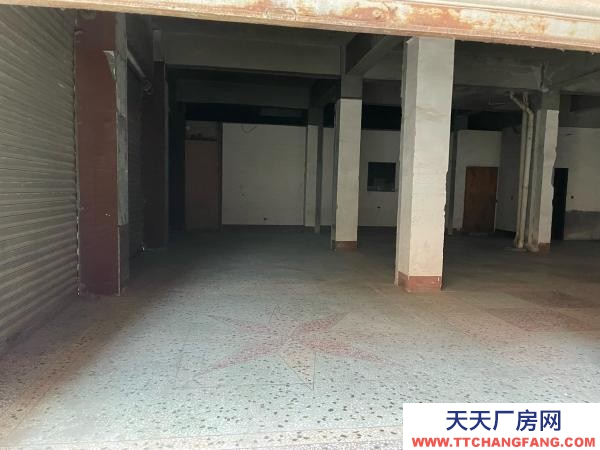 益陽市南縣區 現有三間門面150平米，不帶裝修，無轉讓費