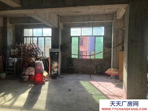 益陽市南縣區(qū)毛坯房裝修方便！房東直招，沒有轉(zhuǎn)讓費！