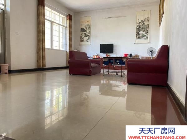 常德市桃源區交通便利，空間大，層高四米，儲存量大