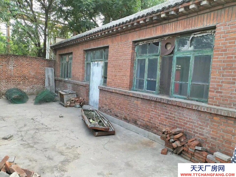 唐山 開平 水電齊全，交通便利，可進大車，可當廠房可當倉庫可辦公。