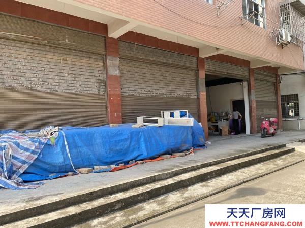 常德市津市區自建樓房四間寬敞門面