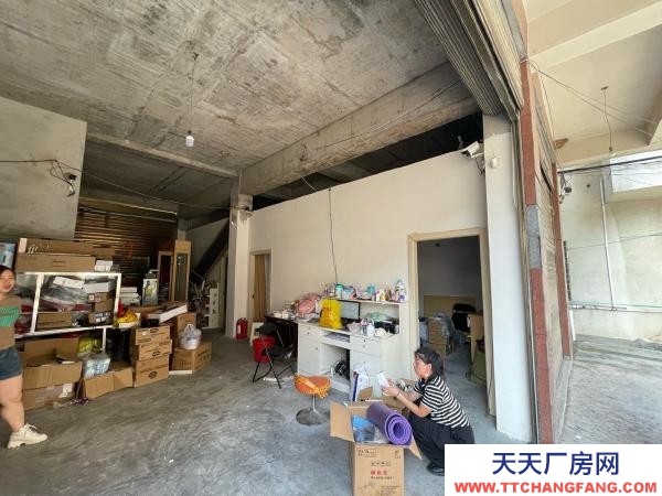 常德市津市區自建樓房四間寬敞門面