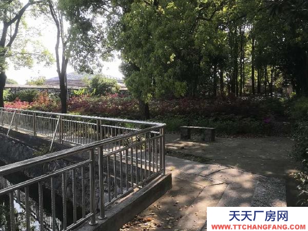 常德市臨澧區(qū) 位于臨澧縣新安鎮(zhèn)火車站可做倉庫廠房