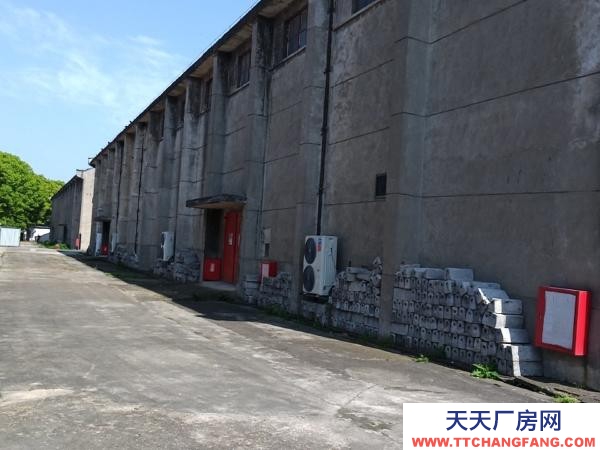 常德市臨澧區(qū) 位于臨澧縣新安鎮(zhèn)火車站廠房倉庫