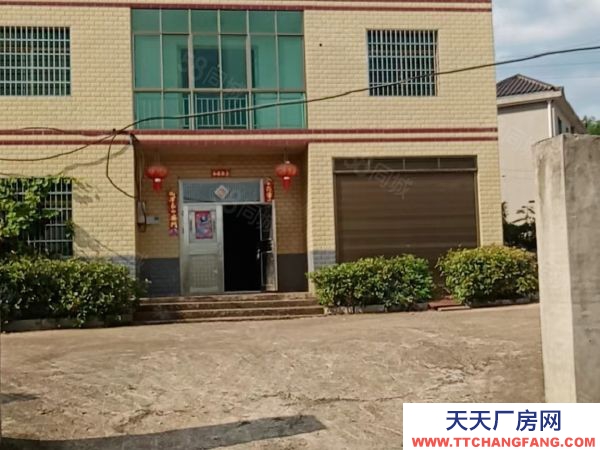 衡陽市雁峰區(qū)南二環(huán)賀雷沖衡鐵運(yùn)校旁，210方院子350平方