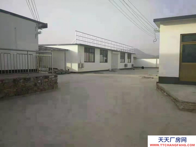 唐山 遵化 平安城鎮京秦高速口500米廠房一處，占地6.8畝。