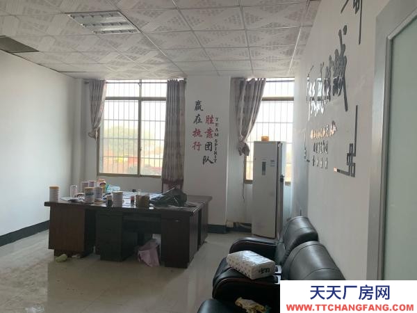 衡陽市雁峰區(qū)市職業(yè)中專附近3間大倉庫可辦公，可放貨物