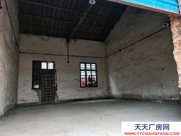 衡陽市雁峰區(qū)在解放路25公司內(nèi)，市中心地段