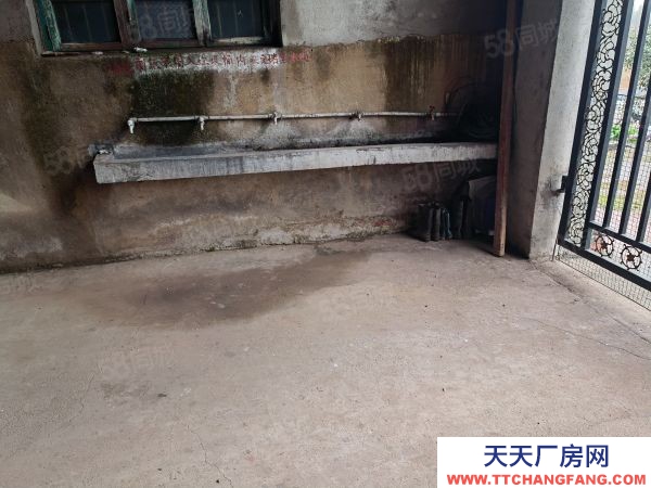 衡陽市石鼓區角山三星村廠房室內肆佰方室外陸佰方，交通便利