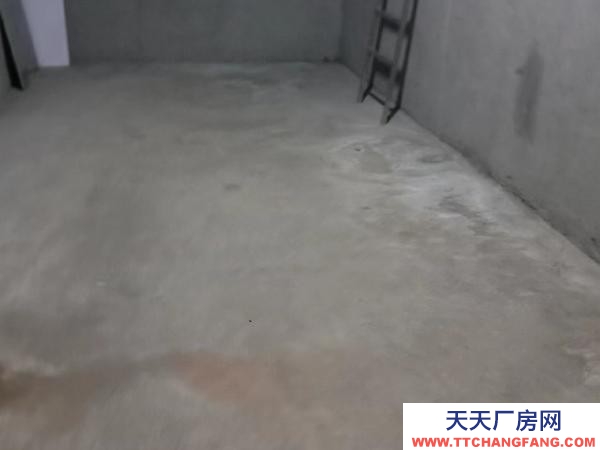 衡陽市石鼓區 一樓倉庫，交通便利，倉庫后是雅士林欣城大橋前面是機電大市場