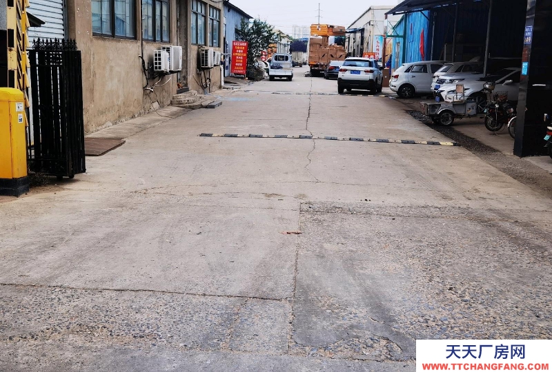 (出租) 亳州譙城院內道路寬敞安全衛生，共1680平方也可分開租，價格面議。