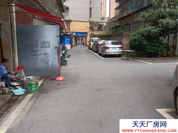 衡陽市珠暉區(qū) 本單位位于酃湖湘江大市場內(nèi)，交通發(fā)達，進出方便，是做生意之