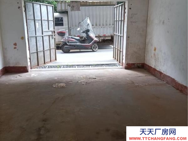 衡陽市珠暉區(qū) 本單位位于酃湖湘江大市場內(nèi)，交通發(fā)達，進出方便，是做生意之