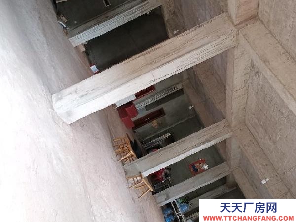 衡陽市衡陽縣建筑面積上下兩層750平方，另外有1500平方的場地，