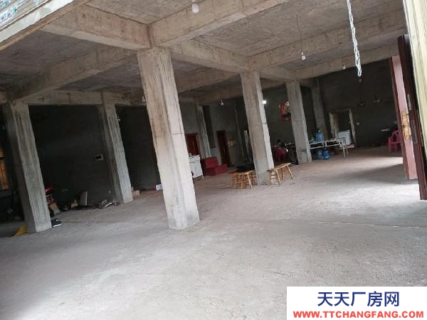 衡陽市衡陽縣建筑面積上下兩層750平方，另外有1500平方的場地，