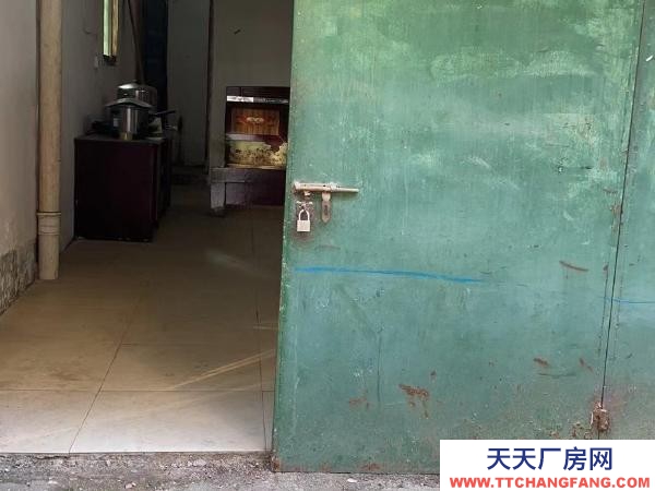 衡陽市衡南縣 車庫位于衡南縣三塘鎮(zhèn)太平洋小區(qū)，交通便，