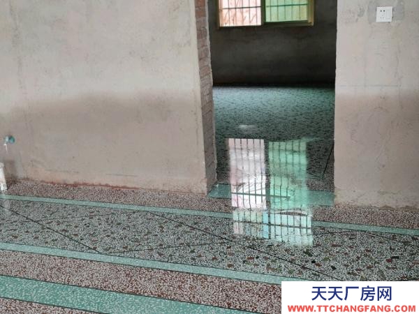 衡陽市常寧市 適合小型加工廠，也可做倉庫，屋前有水泥地坪，還有300平空坪