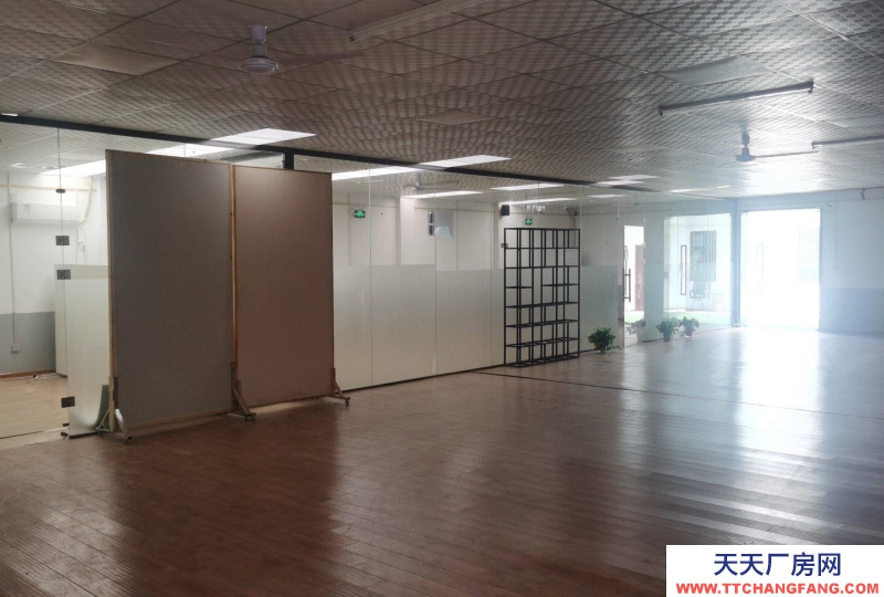 (出租)西安雁塔 獨門獨院，環境優美安靜，院子位置沿街交通便利。