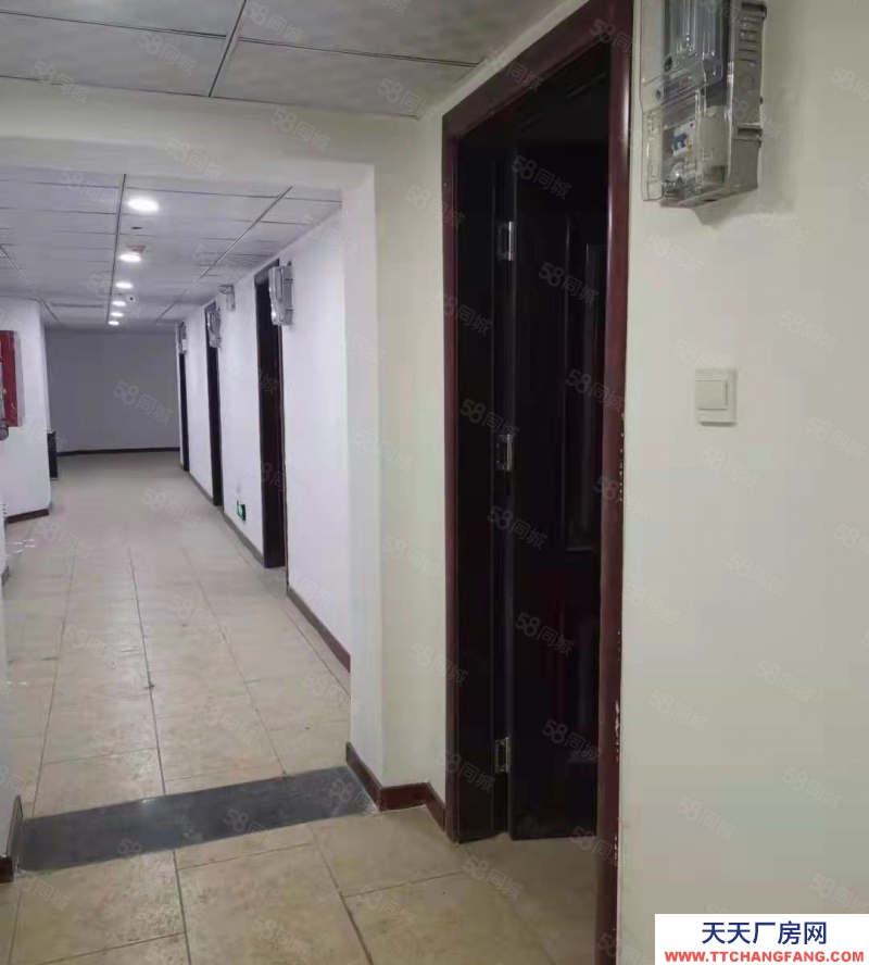 (出租)西安碑林 負一層互助路立交 640平可整租可分割，可做商鋪倉庫或辦公室