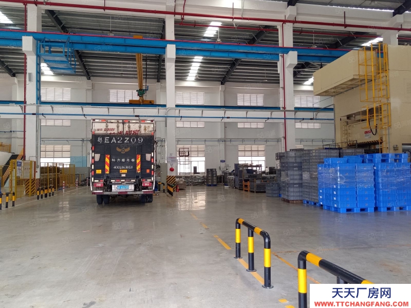 (出租) 中山東區(qū)張家邊12米高單一層，現(xiàn)成行吊，紅本重工業(yè)廠房，配套齊全