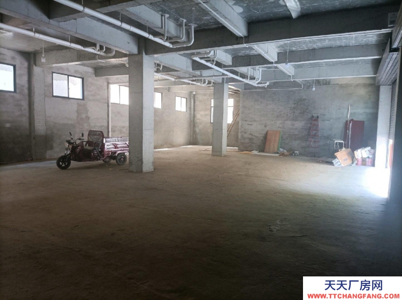 (出租)西安高陵 倉庫火熱出租中！南北通透道路暢通有水電三項