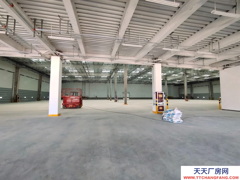 (出租)西安未央區(qū) 天章大道,草灘及高新有大面積單層廠房出租業(yè)態(tài)不限!