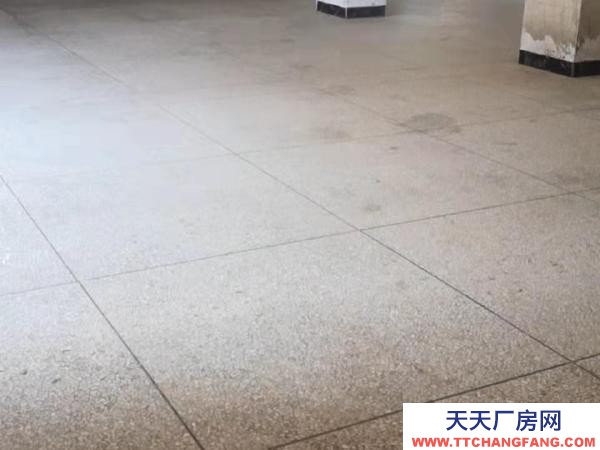 衡陽市常寧市 南門湖華僑城轉角處，三面環路，可做廠房或倉庫