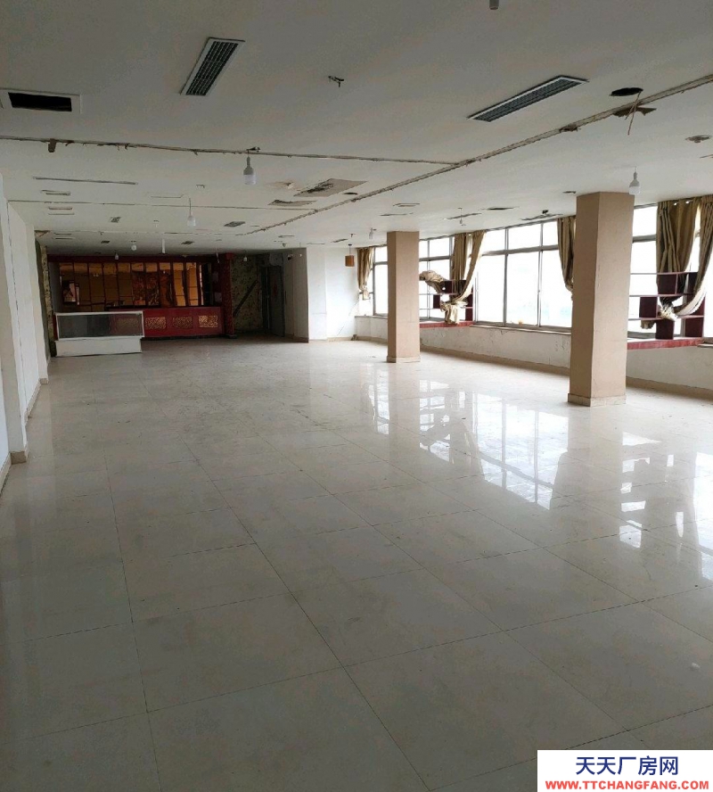 濰坊安丘銀座西側(cè)樓房出租，面積800平方，大通間帶貨梯