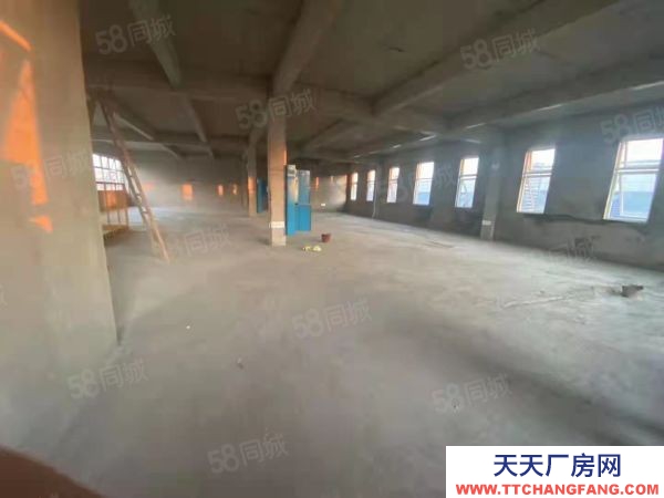 湘潭市岳塘區(qū)高新工業(yè)園內(nèi),771平雙層廠房可按行車