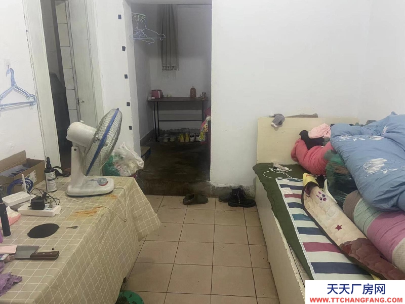 (出租) 三個(gè)房子套間出租。可以當(dāng)倉庫,順便住人