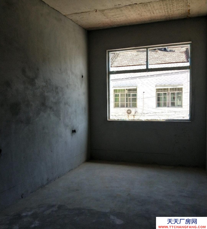 (出租) 咸陽興平二樓帶后院，現澆樓層。水，電可改造