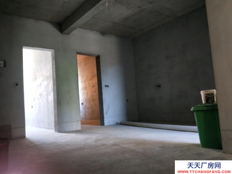 (出租) 咸陽興平二樓帶后院，現(xiàn)澆樓層。水，電可改造