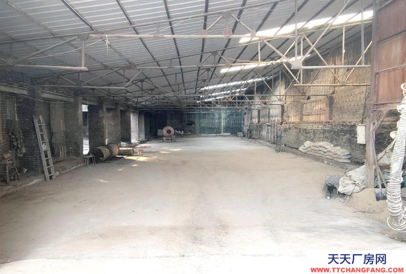 (出租) 面積近600平，彩鋼屋頂，地面已硬化，交通便利