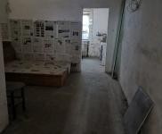 (出租) 荊門(mén)東寶家屬樓一樓倉(cāng)庫(kù) 適合存放貨物 院內(nèi)可停車(chē)