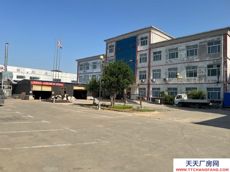 濟(jì)寧汶上廠房干凈衛(wèi)生、地面超大停車場、院內(nèi)有辦公樓
