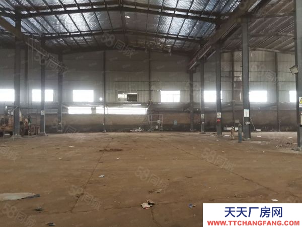 湘潭市雨湖區北二環路標準鋼構廠房出租，配備多臺行車