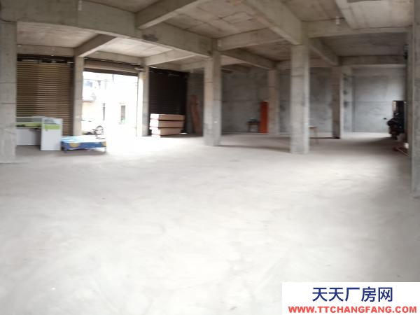 湘潭市雨湖區 靠近路邊，交通方便，寬敞明亮