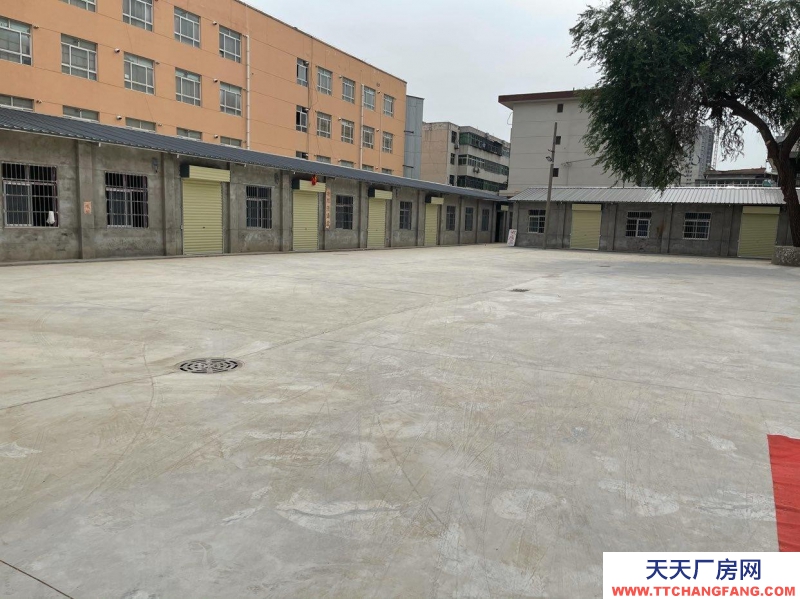 (出租) 渭南臨渭院內設有衛生間，庫房干凈整潔，交通十分方便。