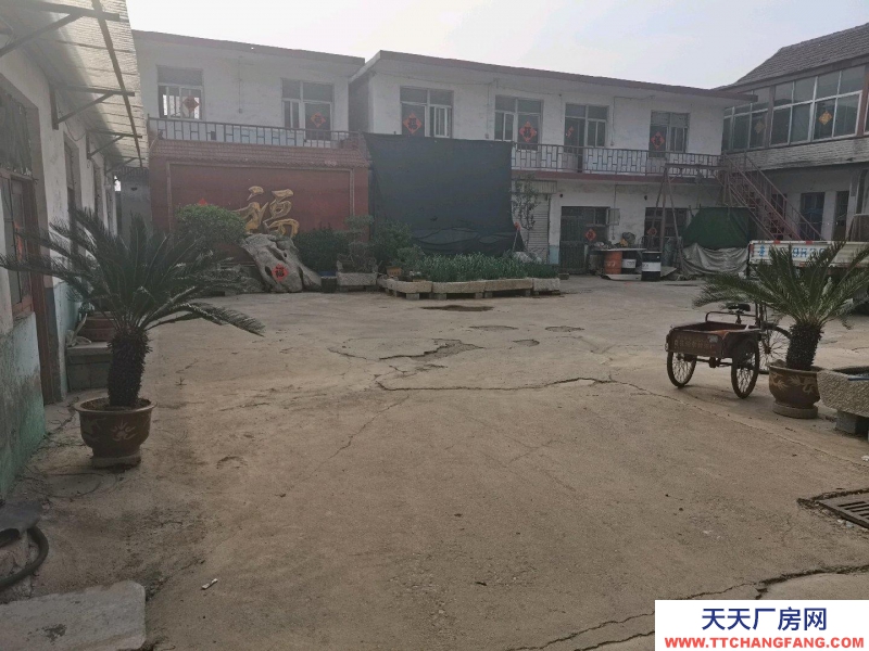 濟寧鄒城房間多，院子大，靠大路邊