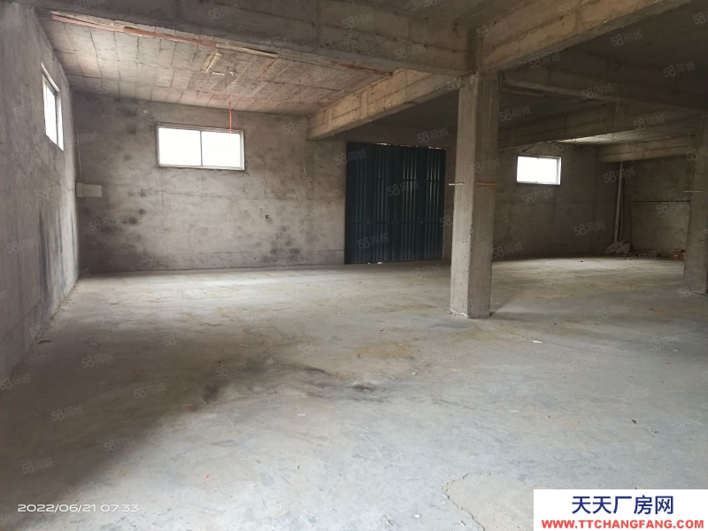 臨沂蘭山上下三層600平三萬四。點(diǎn)我頭像查看更多房源。門前可停九米六