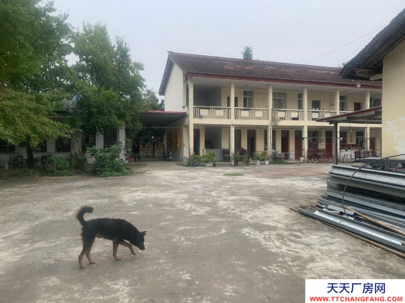 (出售)漢中漢臺(tái)水電齊全，交通方便，適合生活居住、養(yǎng)殖、辦小型工廠。